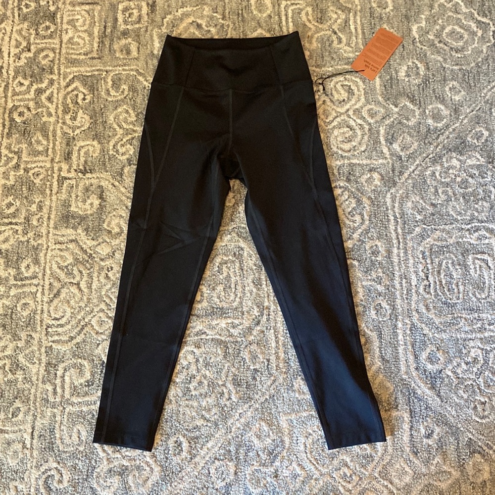 Unworn Girlfriend Collective 7/8 Leggings in Black